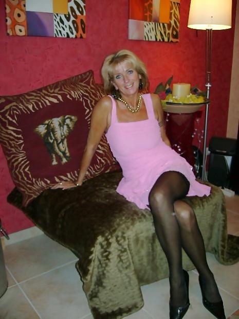 20P Amateur mature lady Maxine.