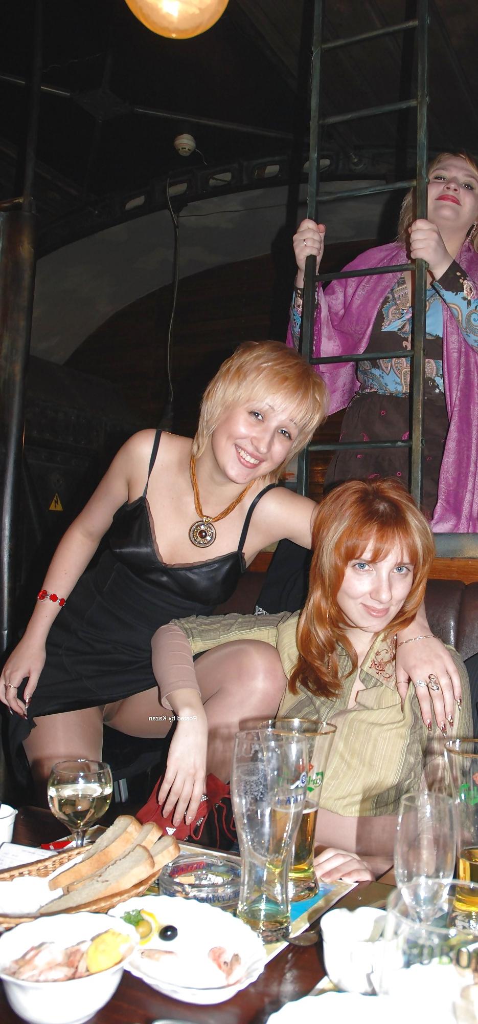 25P Amateur ladies in pantyhose-stop looking up my skirt! 4