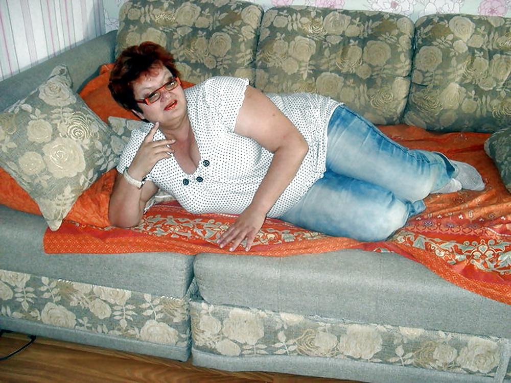 25P Russian Sexy Busty Granny! Amateur!