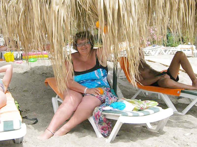 25P Russian Sexy Busty Granny! Amateur!