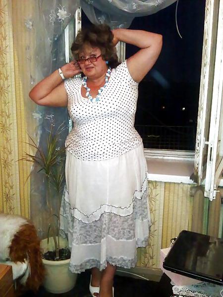 25P Russian Sexy Busty Granny! Amateur!