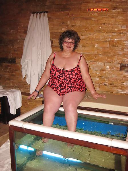 25P Russian Sexy Busty Granny! Amateur!