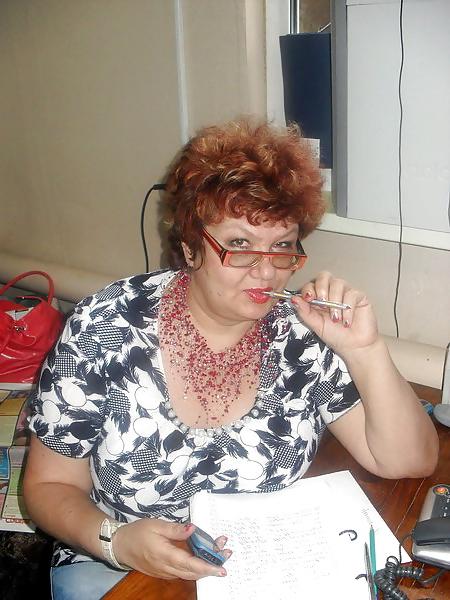 25P Russian Sexy Busty Granny! Amateur!