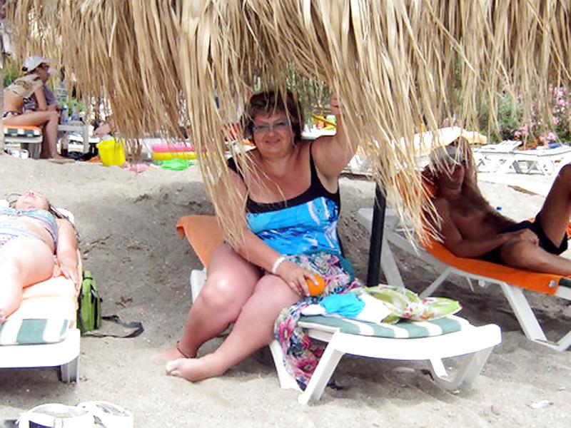 25P Russian Sexy Busty Granny! Amateur!