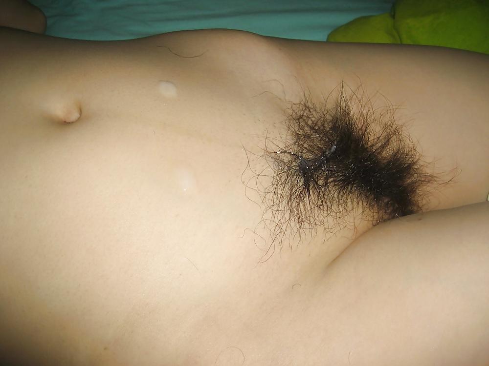 25P Amateur Hairy Asian Pussy