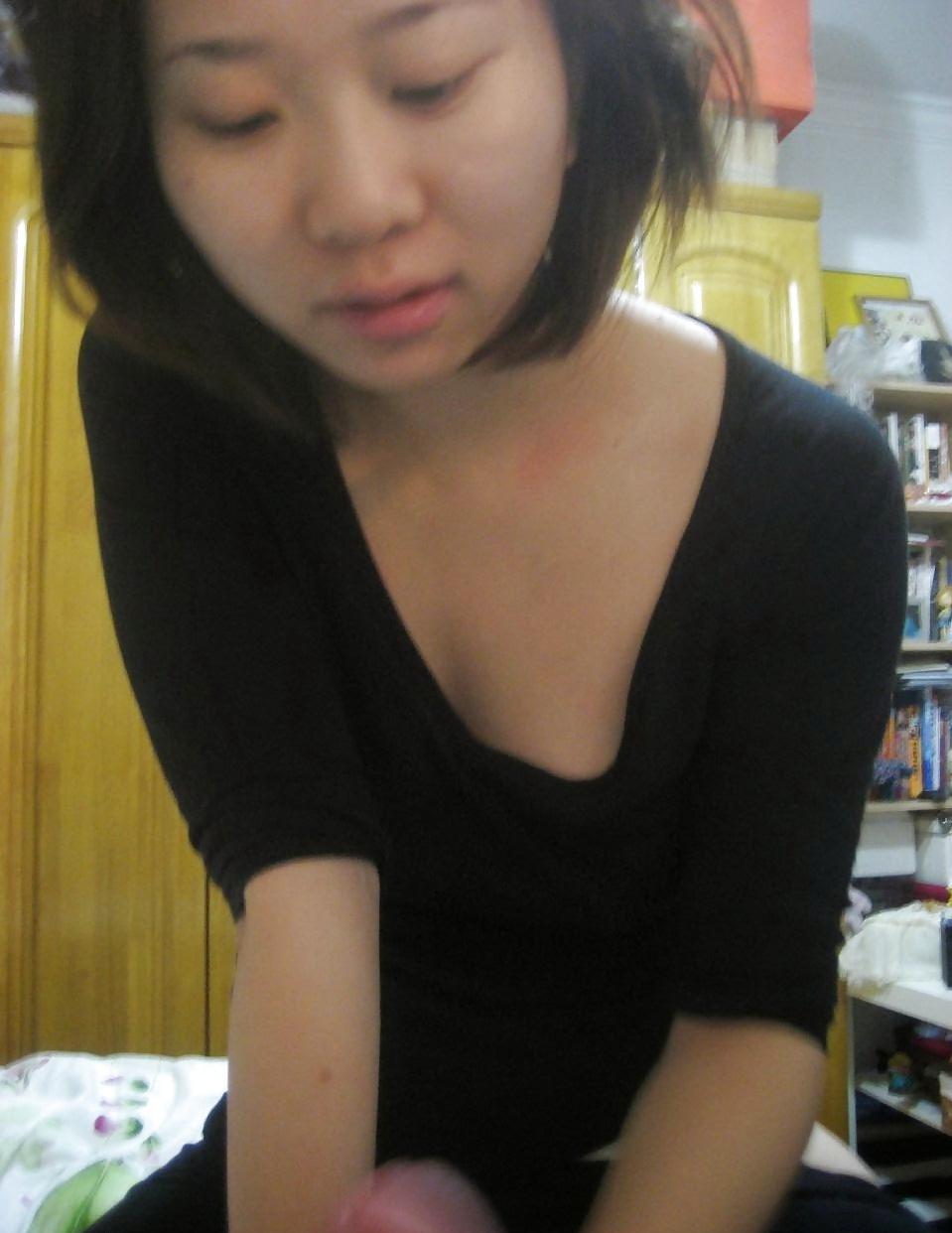 25P Amateur Hairy Asian Pussy