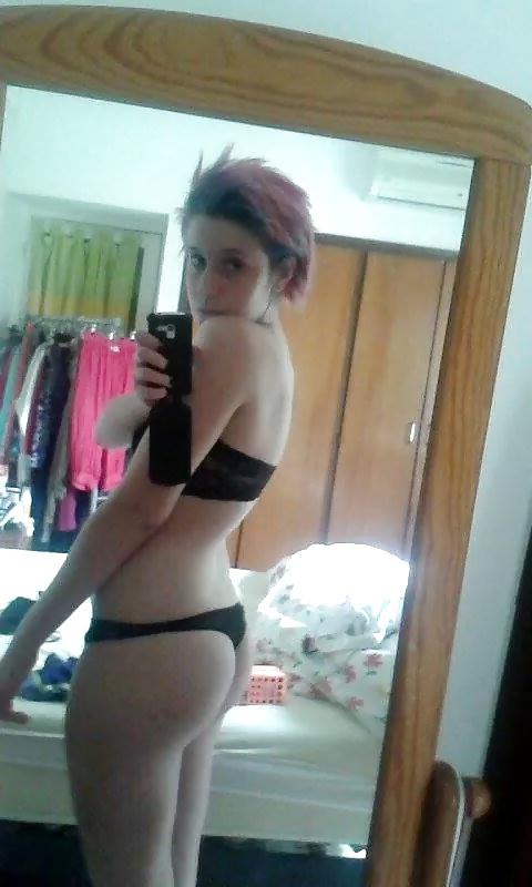 25P French Amateur Anne