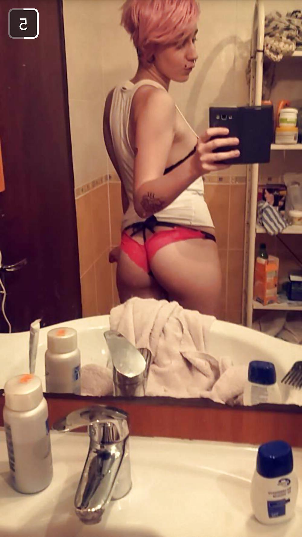 25P French Amateur Anne