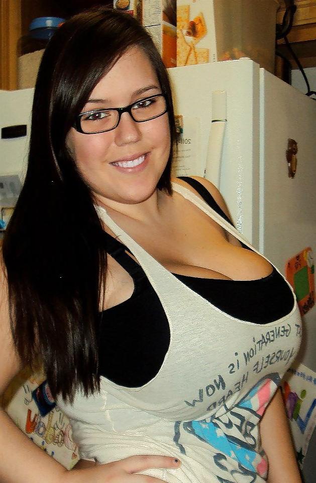 25P Amateur big tits girls!