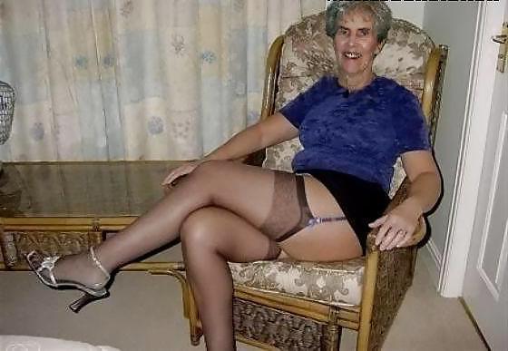 20P Mature Amateur Ladies 10