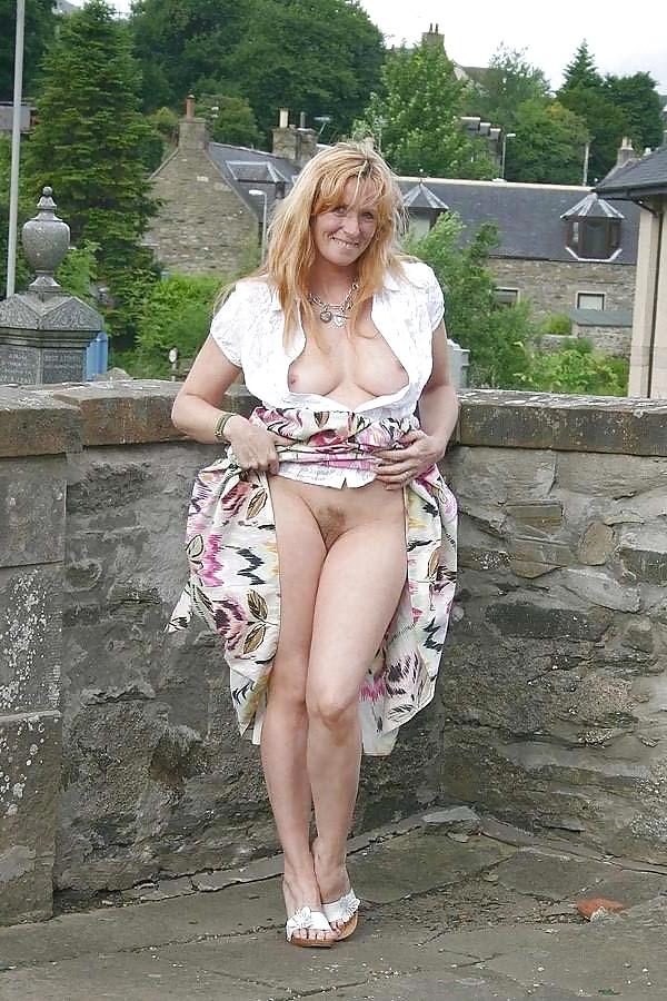 25P Only the best amateur mature ladies.45