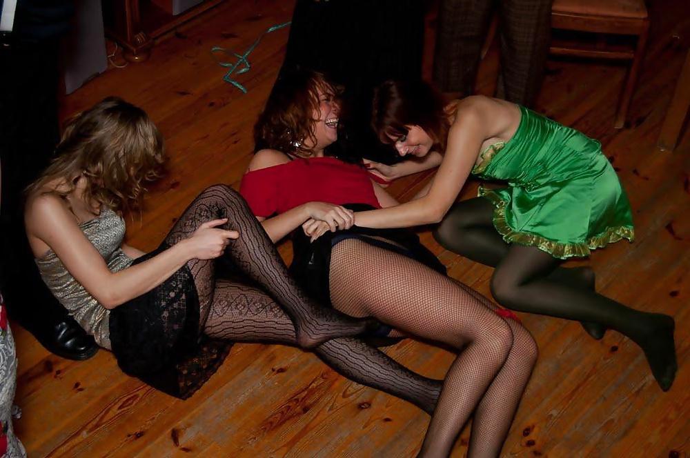 25P Amateur ladies in pantyhose-stop looking up my skirt! 5