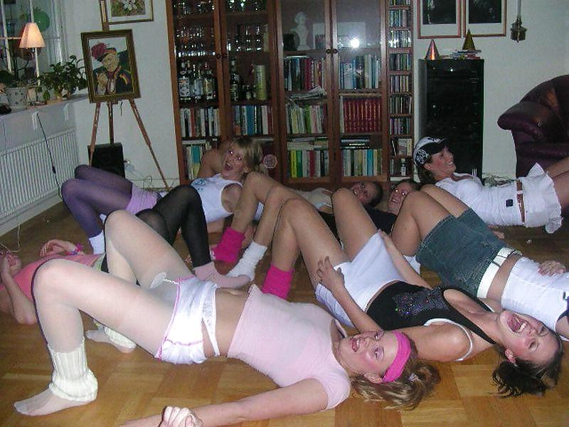 25P Amateur ladies in pantyhose-stop looking up my skirt! 5
