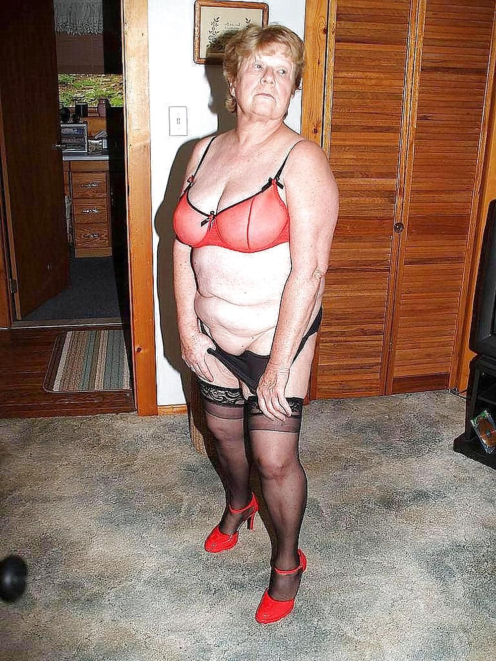 25P CONTRIBUTION AMATEUR  D'UNE VIEILLE GROSSE PUTE