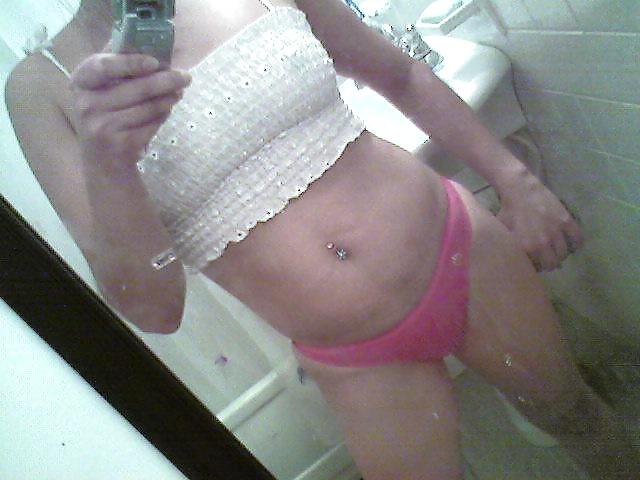 23P Young Girl Amateur 7 - Naked Selfies