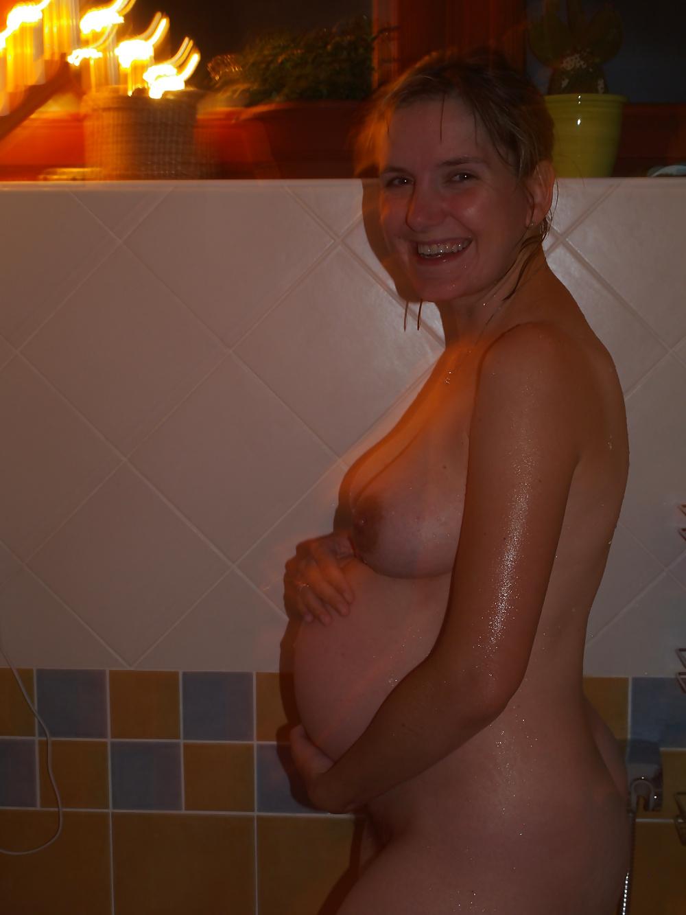 25P Pregnant amateur private colection...if you know her