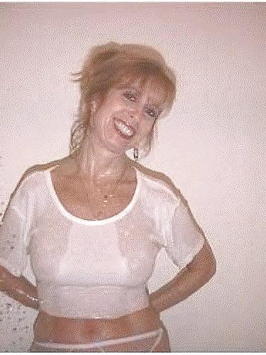 19P Amateur mature blonde cutie wearing pantyhose.