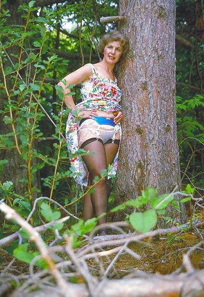 19P Amateur mature vintage ladies 2.