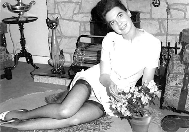 19P Amateur mature vintage ladies 2.