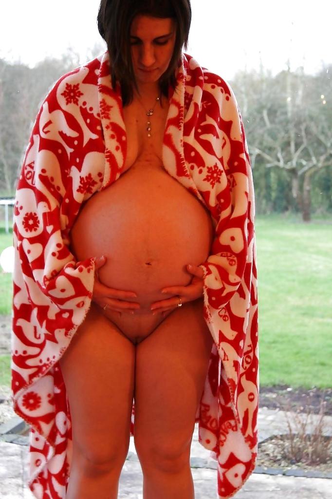 25P Pregnant amateur private colection...if you know her