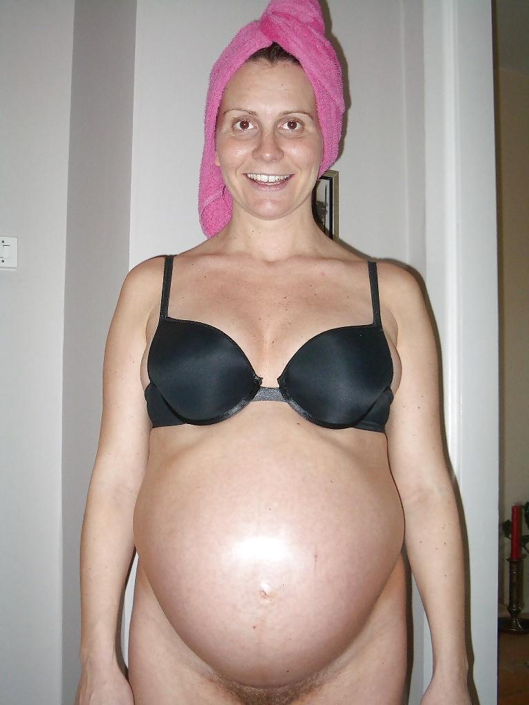 25P Pregnant amateur private colection...if you know her