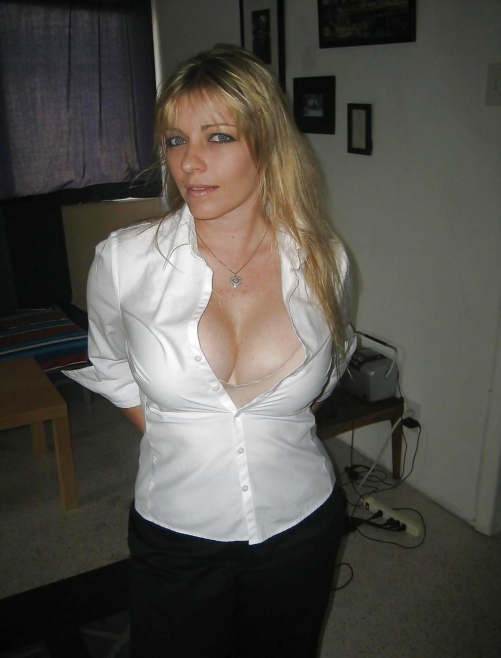 25P Hot & sexy Amateur Milfs Big Tits 2