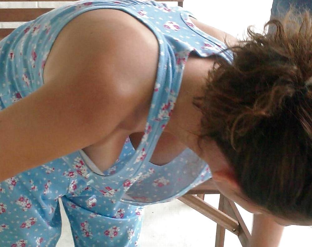 25P Downblouse Amateur - Nice Nip Show