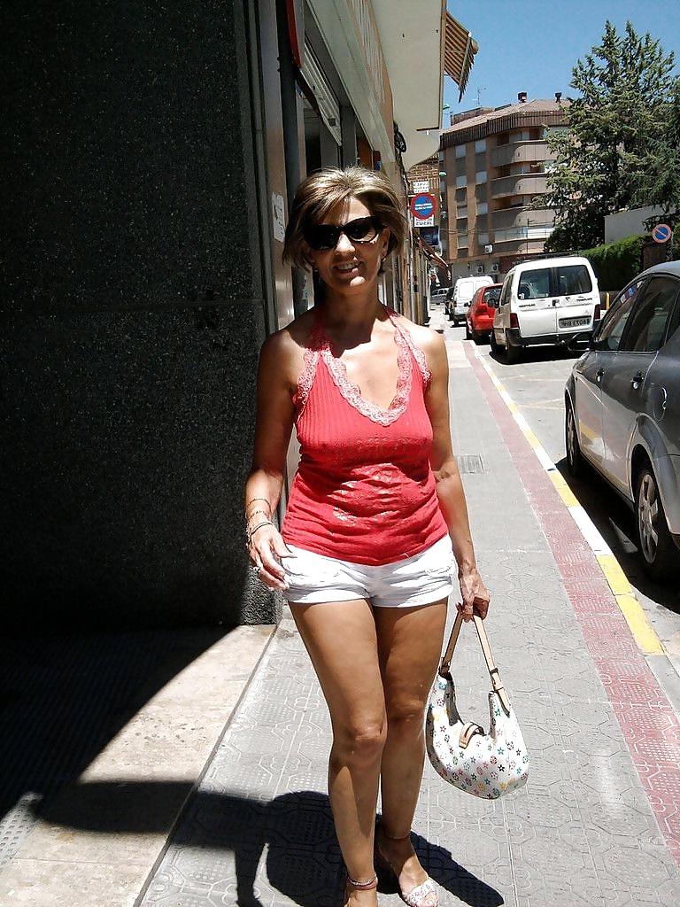 25P Braless pookies amateur