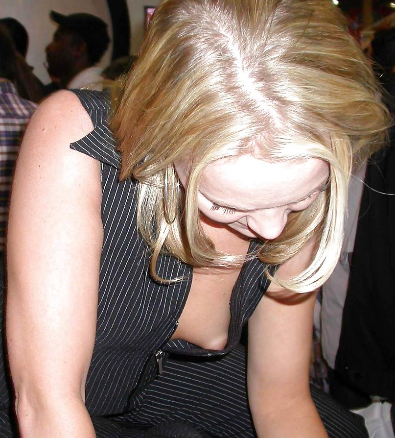 25P Amateur Down Blouse babes