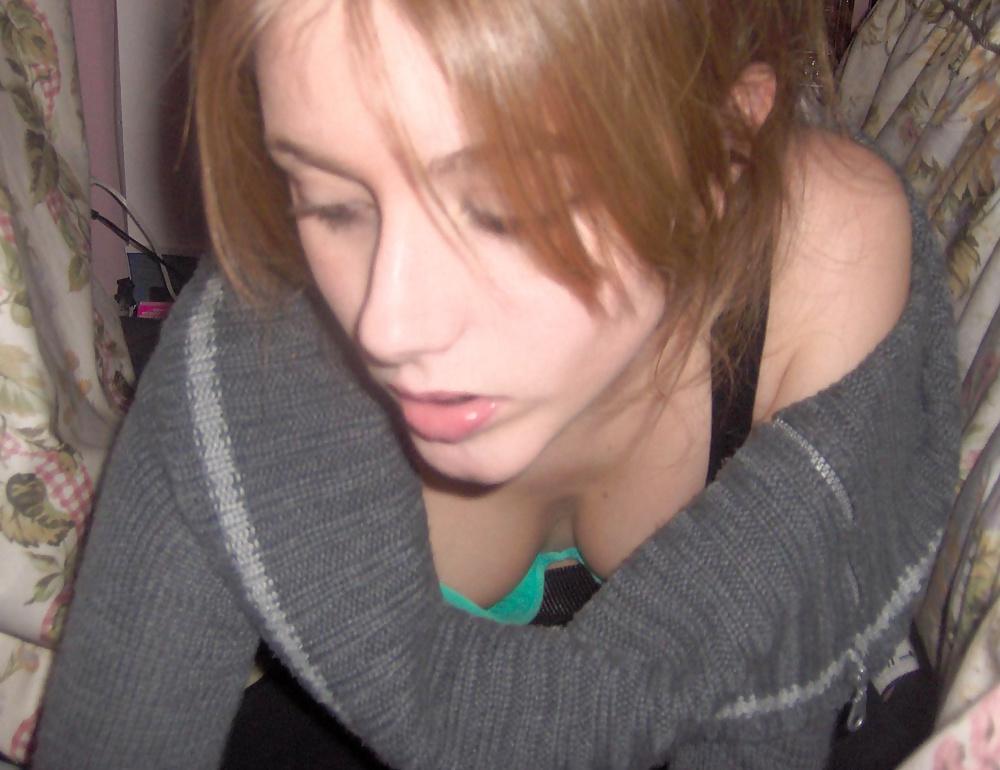 25P Amateur Down Blouse babes