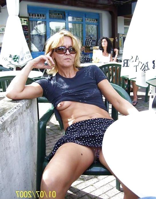 25P Only the best amateur mature ladies.56