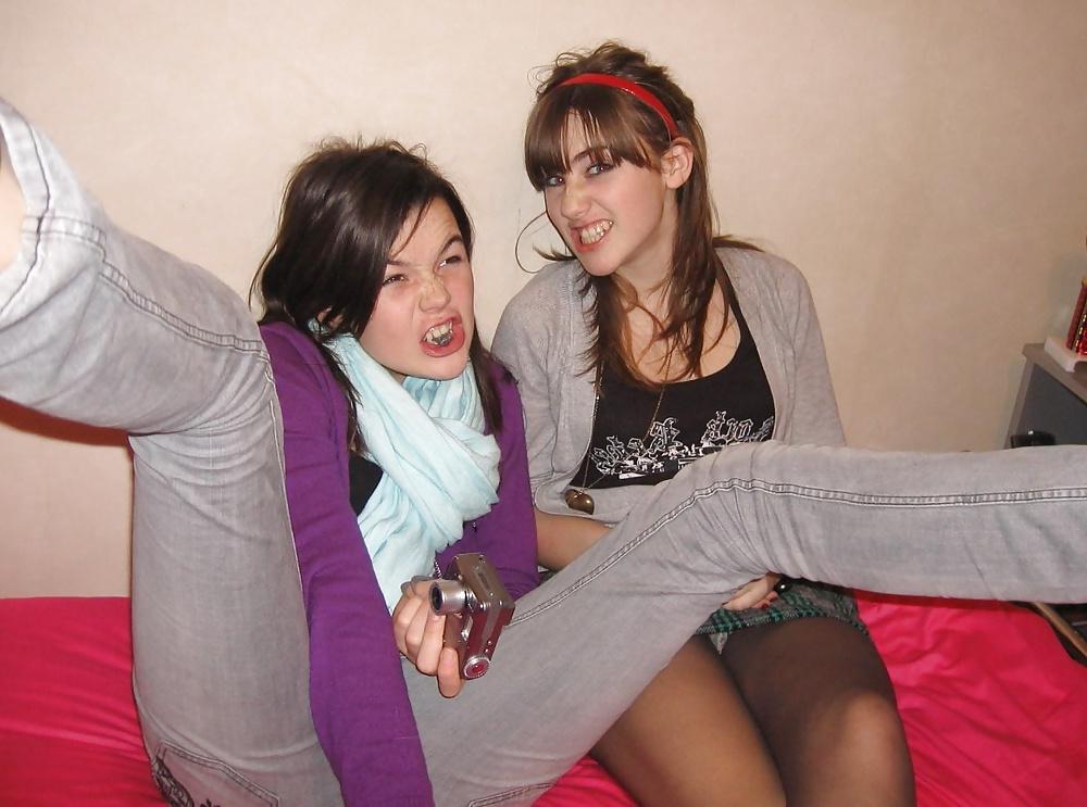 25P Amateur ladies in pantyhose-are you looking up my skirt? 4