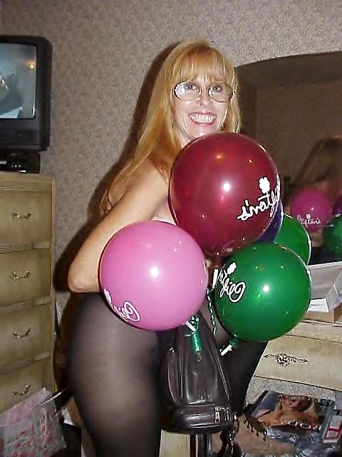 18P Amateur mature Dottie wearing pantyhose.
