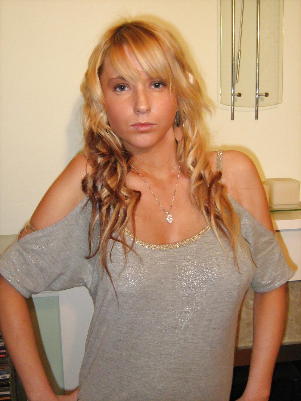 25P Amateur Young Blonde Babe SeT - (SiMoN1988)