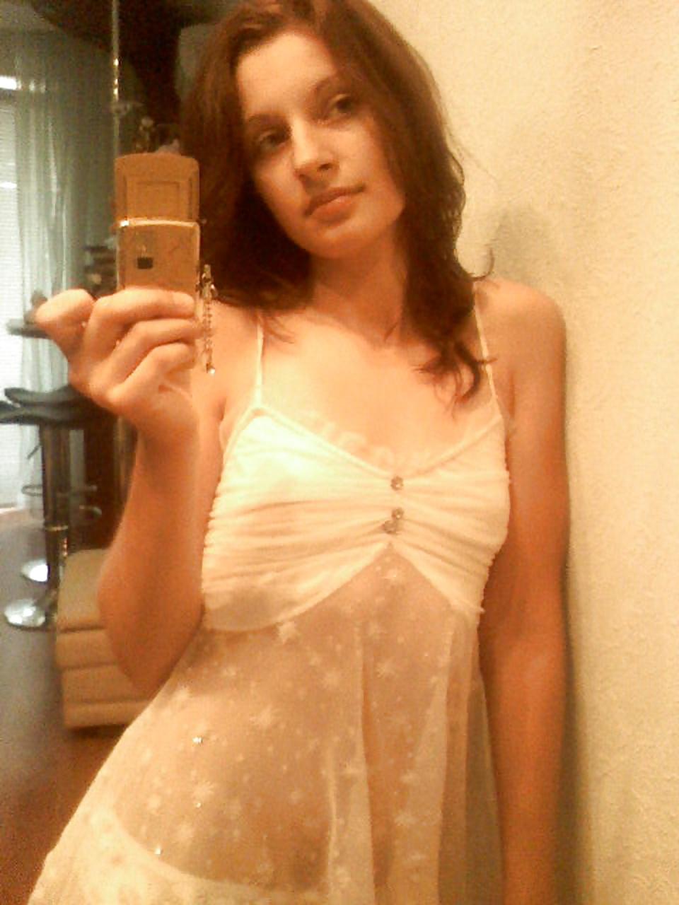 25P Amateur Horny Young Babe SelfShot SeT - (SiMoN1988)