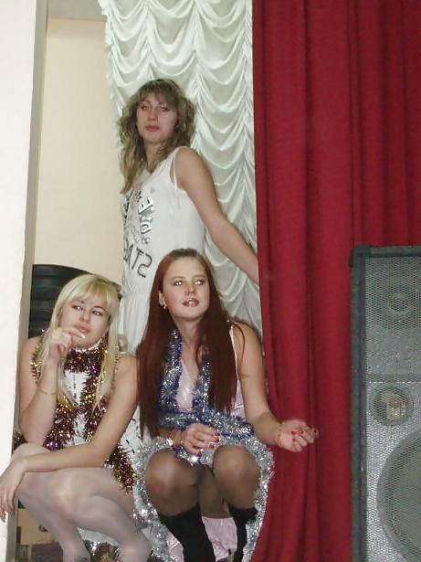 25P Amateur ladies in pantyhose-stop looking up my skirt! 3