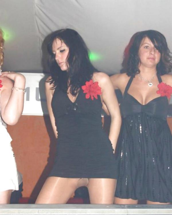 25P Amateur ladies in pantyhose-stop looking up my skirt! 3