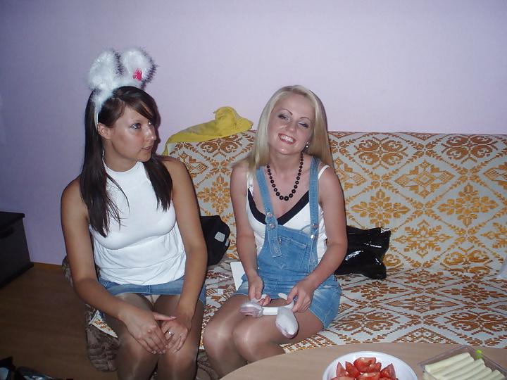 25P Amateur ladies in pantyhose-stop looking up my skirt! 3