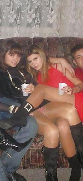 25P Amateur ladies in pantyhose-stop looking up my skirt! 3