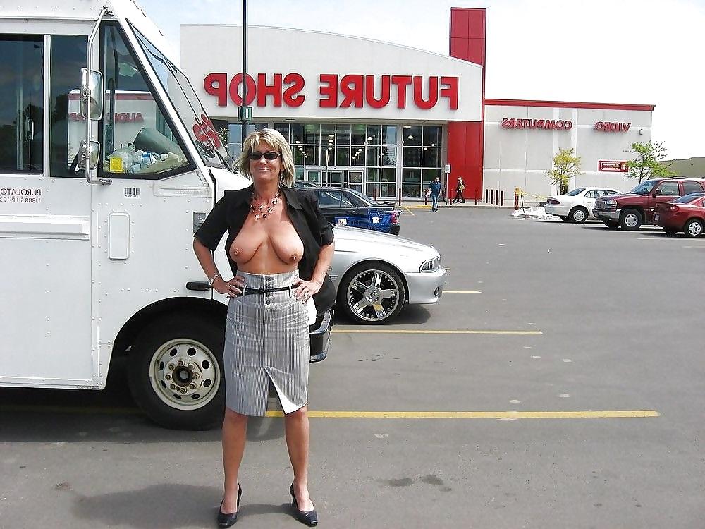 25P Only the best amateur mature ladies.36