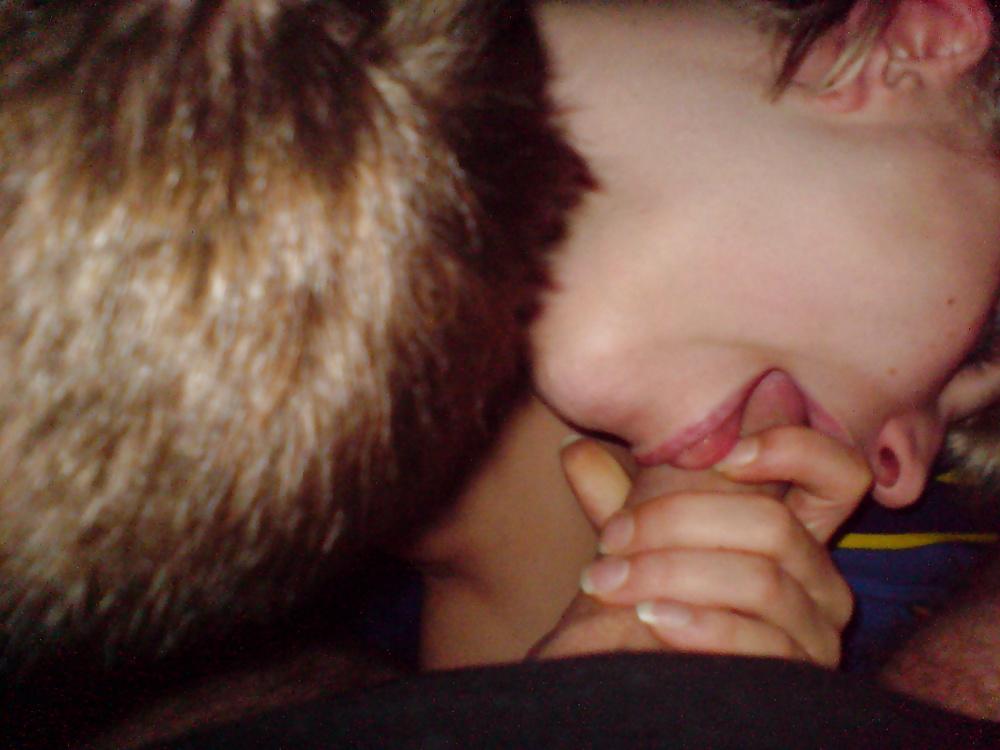 25P AMATEUR BITCH THREESOME