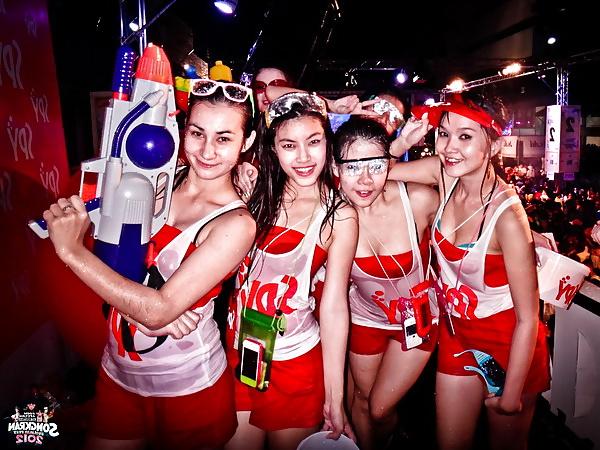 25P Amateur Self Shot Songkran Festival Thailand Funny Day