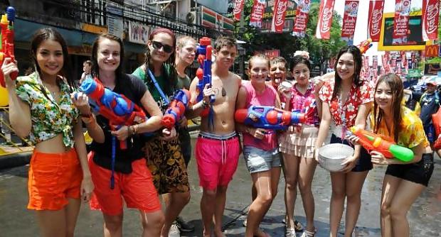 25P Amateur Self Shot Songkran Festival Thailand Funny Day
