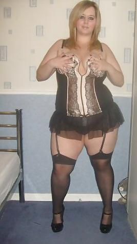 24P CUTE CHUBBY AMATEUR TEENS