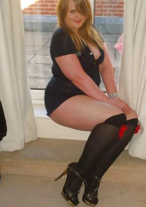 24P CUTE CHUBBY AMATEUR TEENS