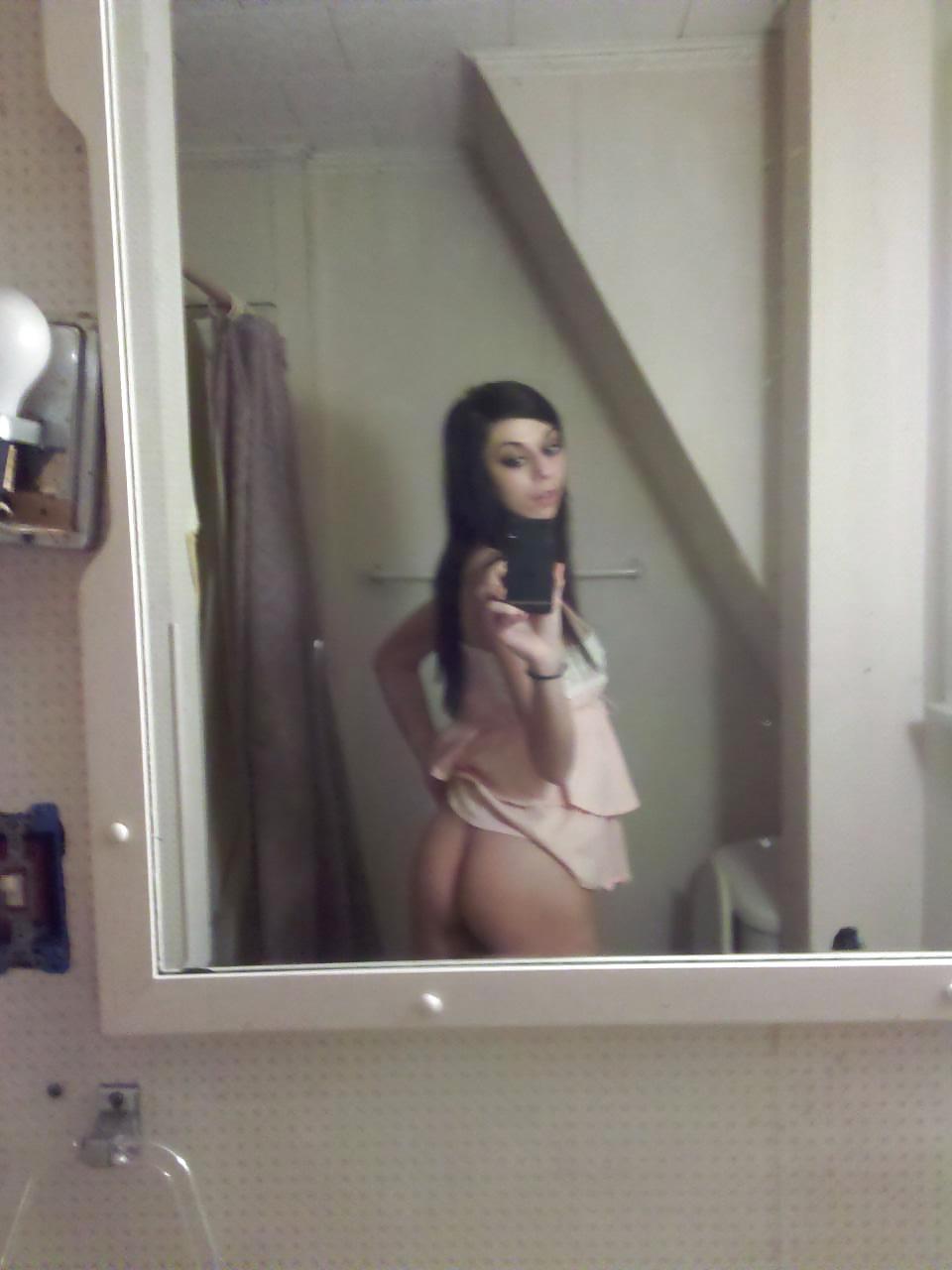 25P Asian Amateur Teens and Sexy Nude GF's Selfies