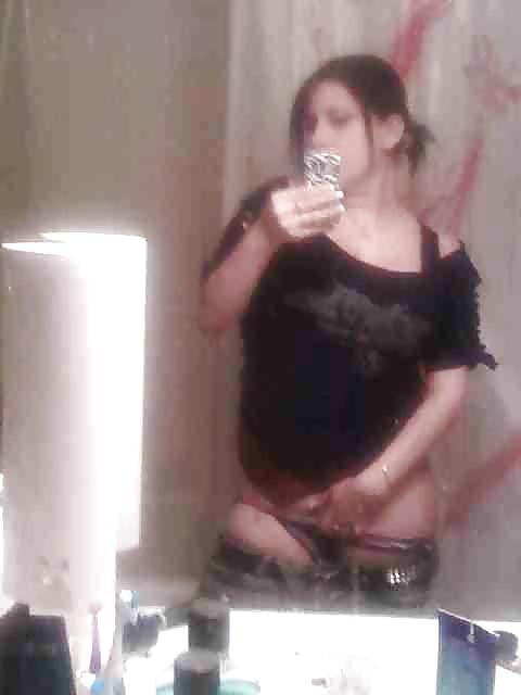 25P Amateur White Girls Vol 3