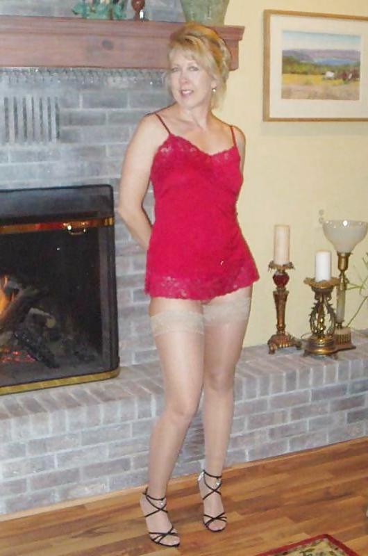 16P Amateur mature lady - Linda.