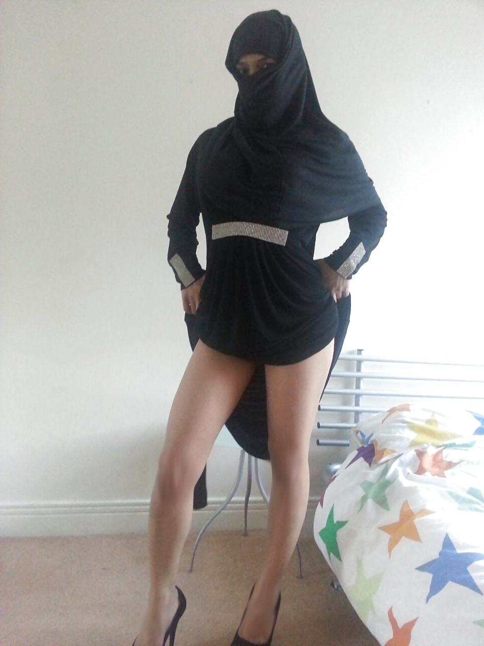 23P ARAB AMATEUR MUSLIM BEURETTE HIJAB BNAT BIG ASS vol.8
