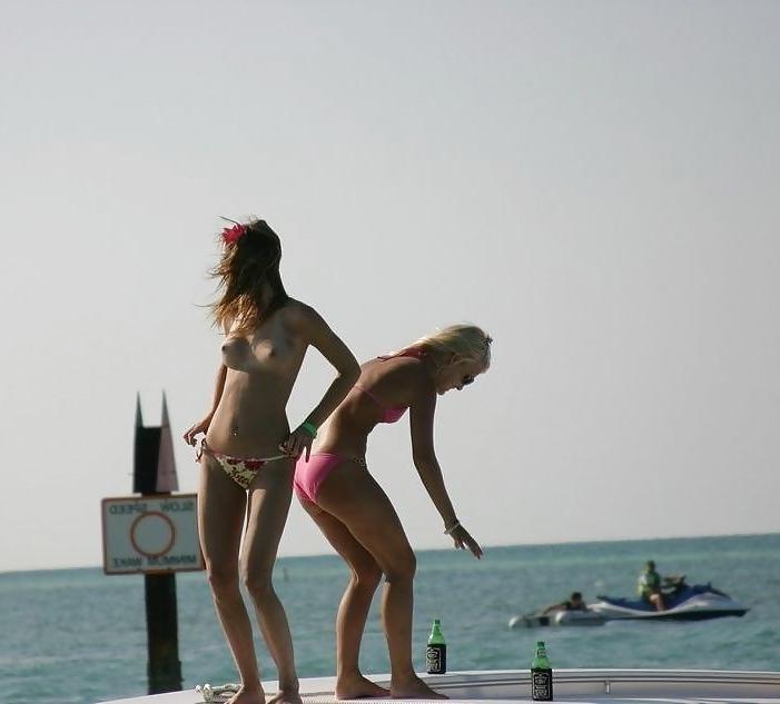 20P Public Amateur Thong Bikini ass and Tits on beach and pool